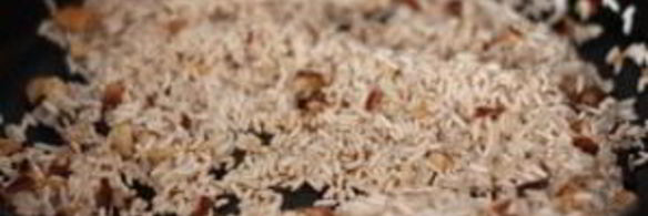 рис с зеленым горошком и миндалем