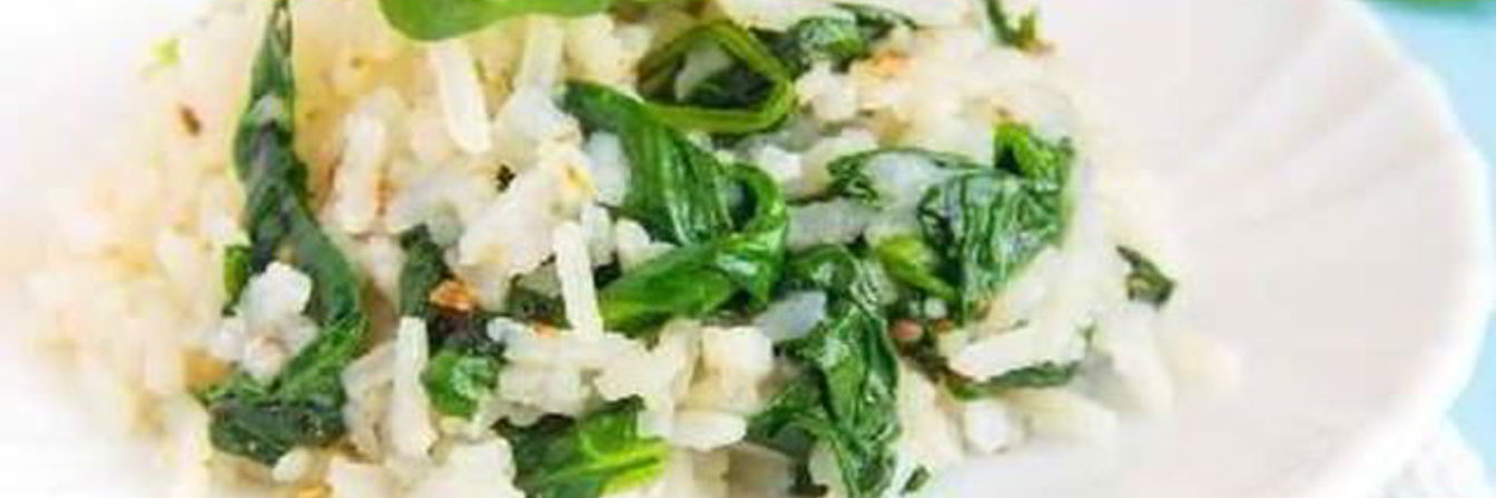 Рис со шпинатом на пару