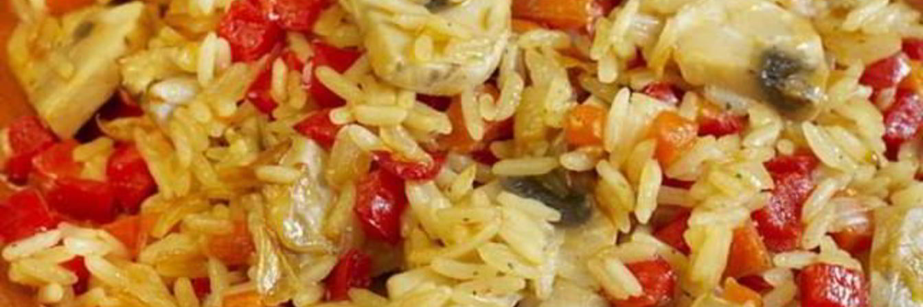 Тушеный рис с грибами и овощами