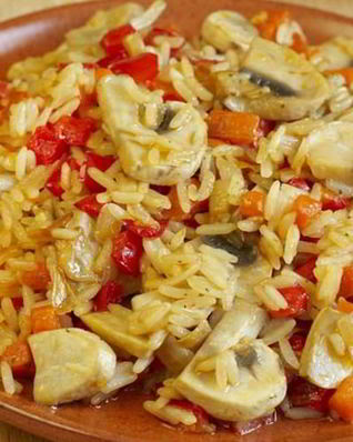 Тушеный рис с грибами и овощами