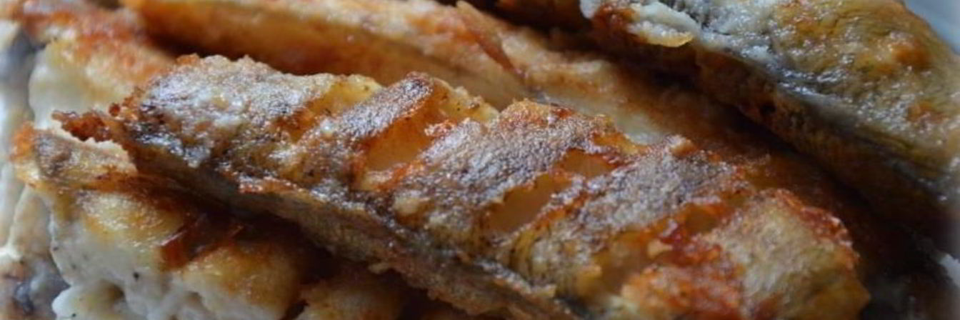 Вкусная жареная рыба