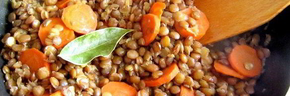 зеленая чечевица с копченой колбасой в стиле фламенко