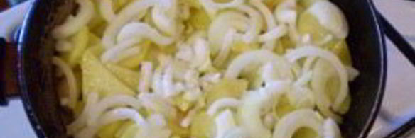 жареная картошка с луком