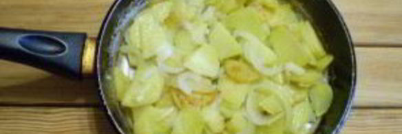 жареная картошка с луком