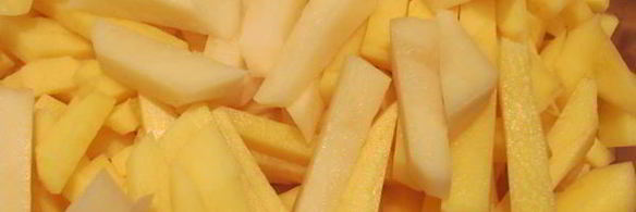 жареный картофель с яйцом и сыром