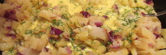 жареный картофель с яйцом и сыром