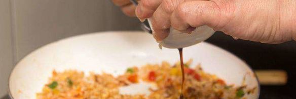 жареный рис с креветками