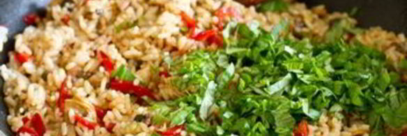 жареный рис с овощами