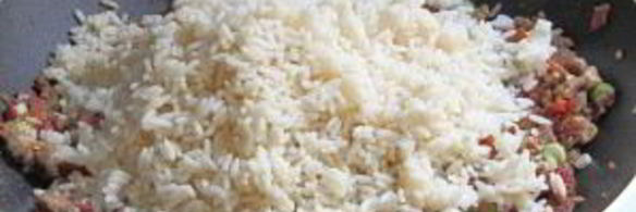 жареный рис со свининой