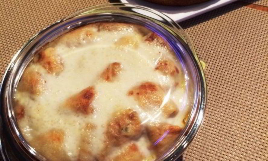 Рецепт блинных голубцов под соусом бешамель