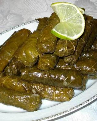 Голубцы в виноградных листьях