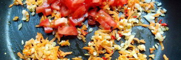 куриные голубцы с овощами в листьях савойской капусты