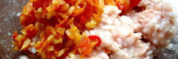 куриные голубцы с овощами в листьях савойской капусты