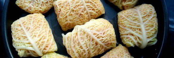 куриные голубцы с овощами в листьях савойской капусты
