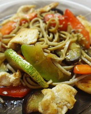 Гречневая лапша с курицей