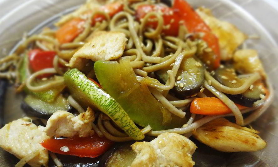 Рецепт гречневой лапши с курицей