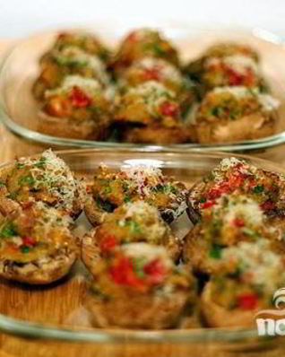 Грибы, фаршированные вялеными помидорами