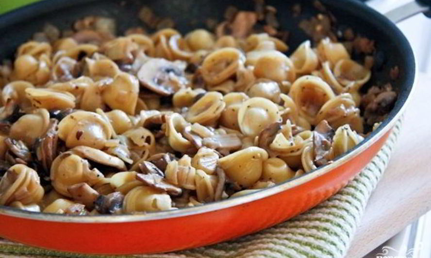 Рецепт грибов под сливочным соусом