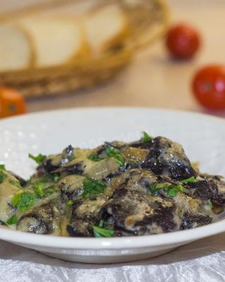 Грибы в сметане в духовке запеченные с сыром