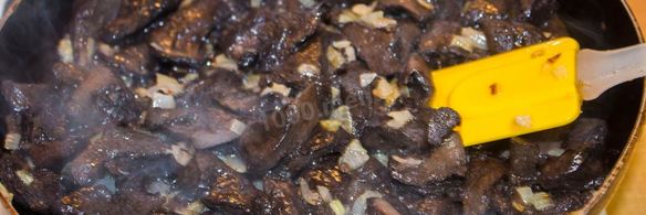 грибы в сметане в духовке запеченные с сыром