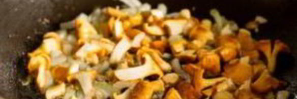 лисички, жареные с яйцом