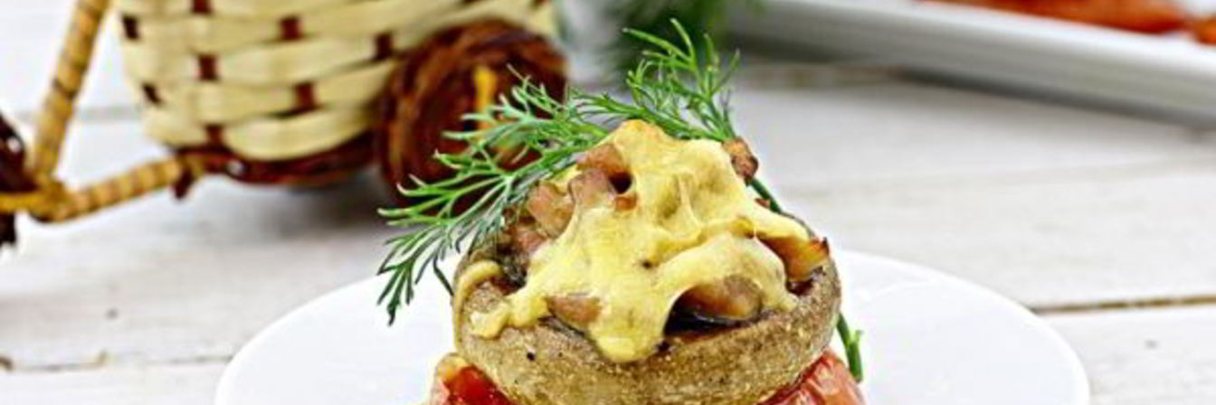 Шампиньоны фаршированные курицей и сыром
