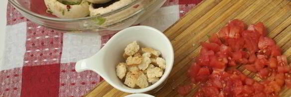 шампиньоны фаршированные с креветками и клюквой