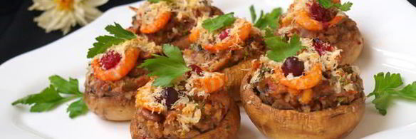 шампиньоны фаршированные с креветками и клюквой