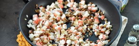 шампиньоны, фаршированные снежным крабом