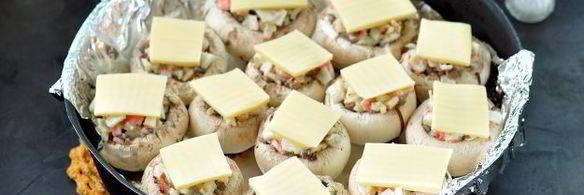 шампиньоны, фаршированные снежным крабом