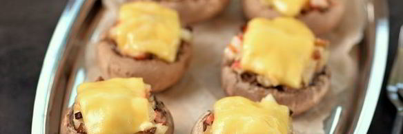 шампиньоны, фаршированные снежным крабом