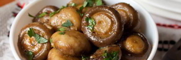 шампиньоны с чесноком и хересом