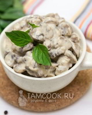 Шампиньоны в сливках