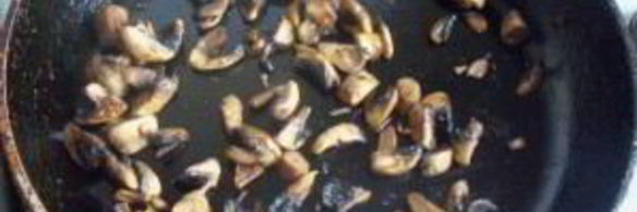 шампиньоны жареные со сметаной