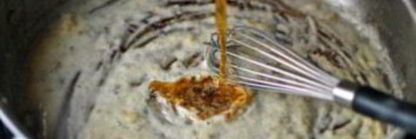 жареные грибы со сметаной