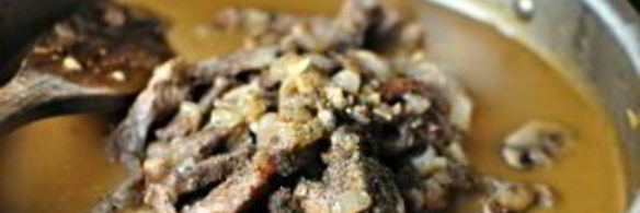 жареные грибы со сметаной