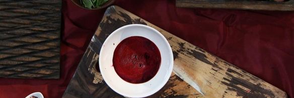 картофельное пюре с белыми грибами и свекольной карамелью