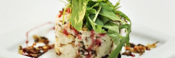 картофельное пюре с белыми грибами и свекольной карамелью