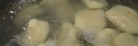 картофельные ньокки с соусом из помидоров и базиликом