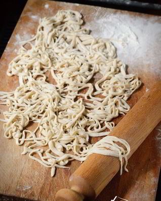 Китайская домашняя лапша без яиц