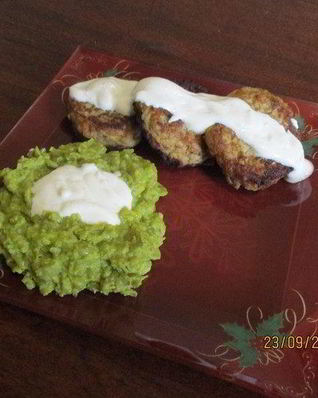 Гороховое пюре с котлетами