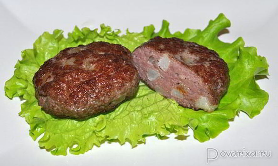 Рецепт говяжьих котлет с копченым салом