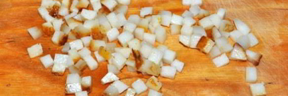 говяжьи котлеты с копченым салом