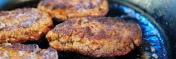 говяжьи котлеты с луком