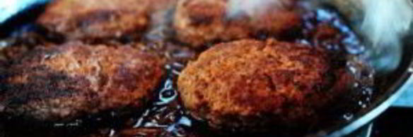 говяжьи котлеты с луком