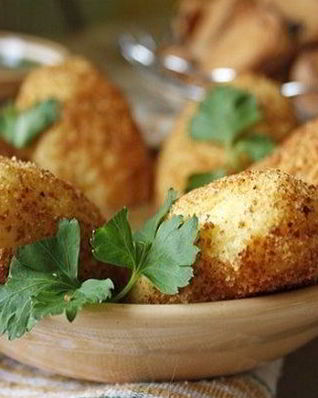 Картофельные котлеты с рисом и грецкими орехами