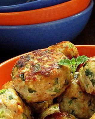 Кефтедес-котлеты по-гречески