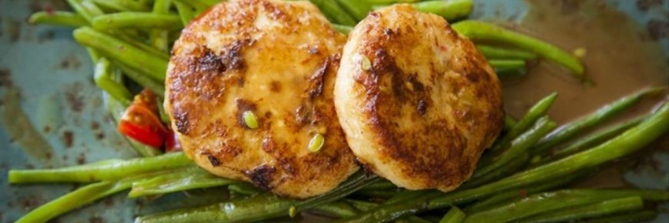 Котлета из муксуна с кенийской фасолью