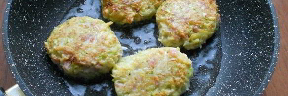 котлеты из кабачков и картофеля с овсянкой и колбасой