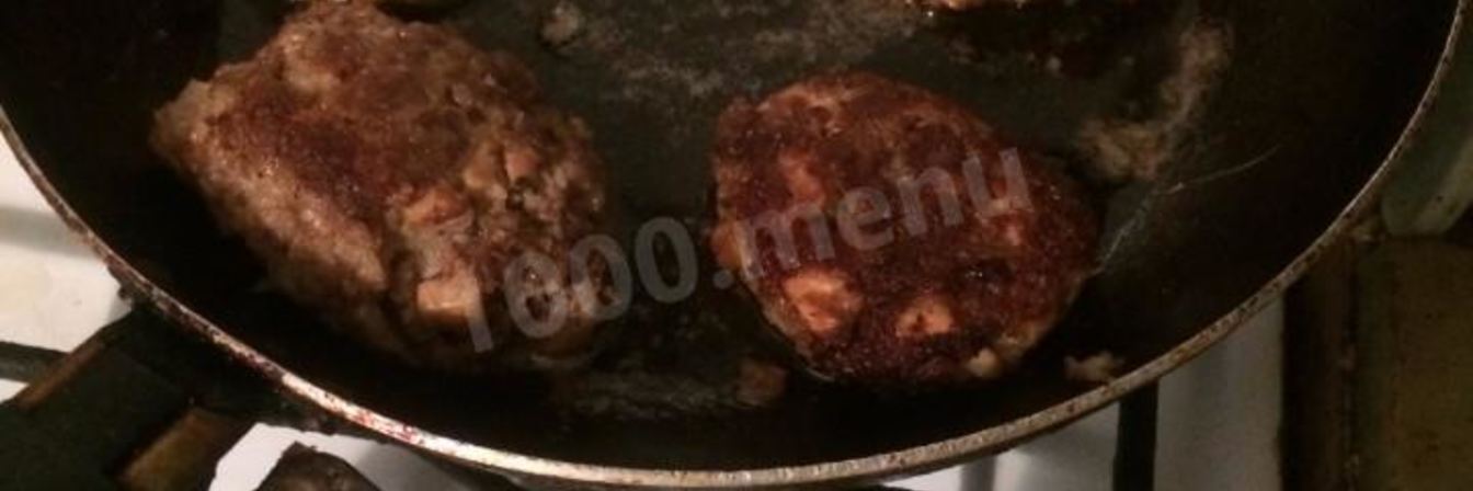 Котлеты из свинины грибов и сыра